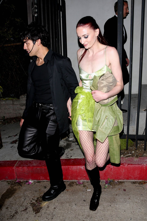 Joe Jonas & Sophie Turner Go Back To The 2000s As Paolo & Isabella From