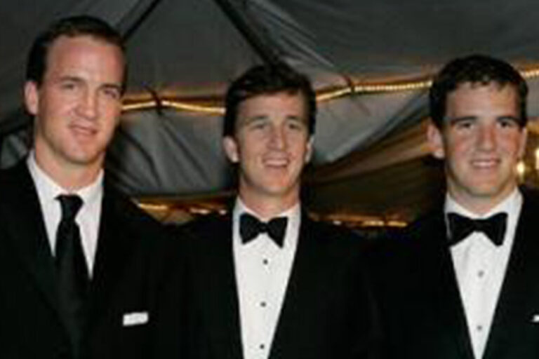 Peyton Manning’s Brothers: Everything To Know About Eli & Cooper - The ...