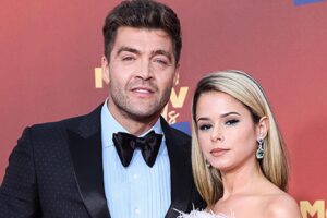 Paige VanZant Vows To Return ‘Better & Stronger’ After Breaking Arm